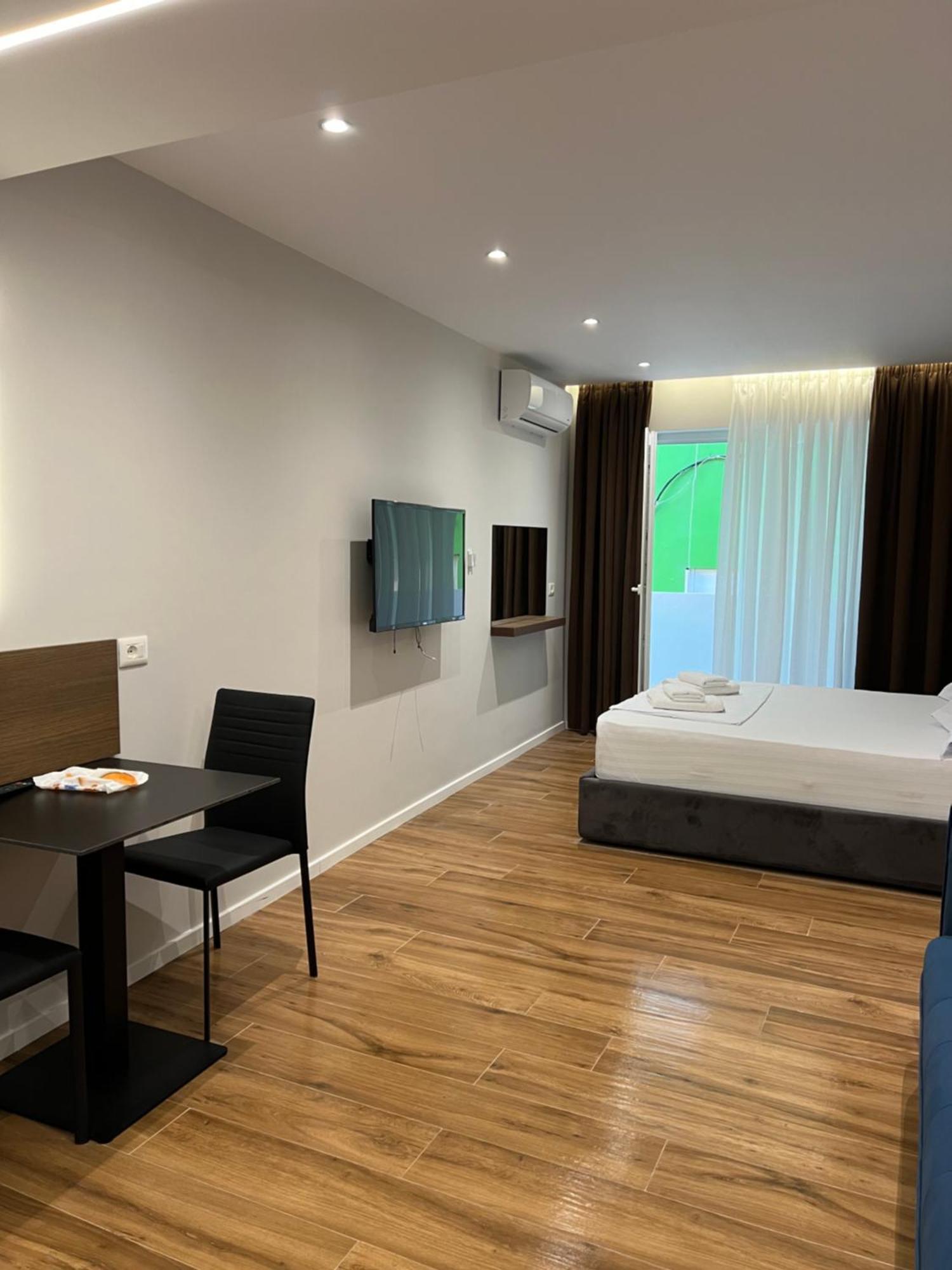 Tirana Central Stay Ngoại thất bức ảnh