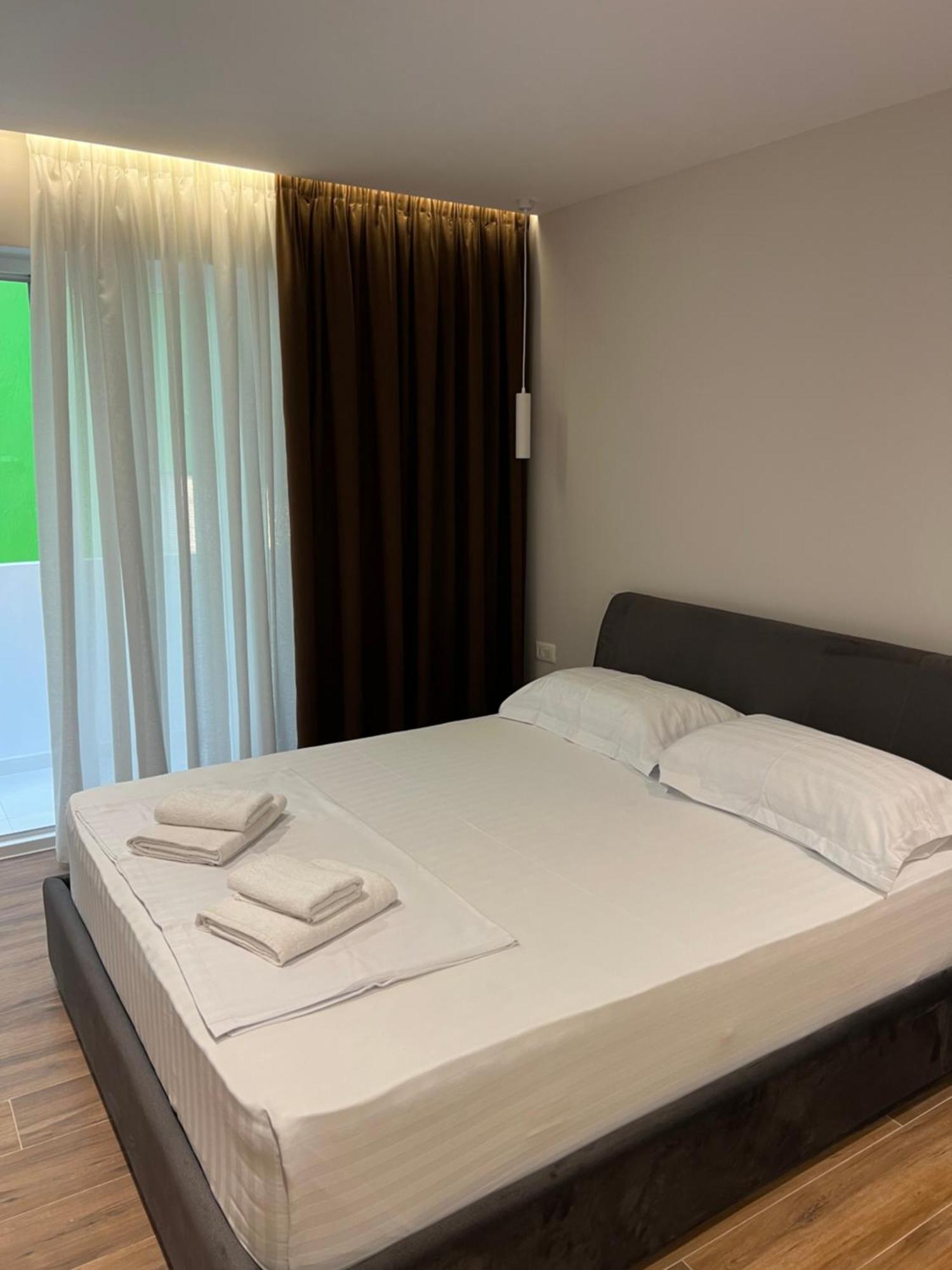 Tirana Central Stay Ngoại thất bức ảnh