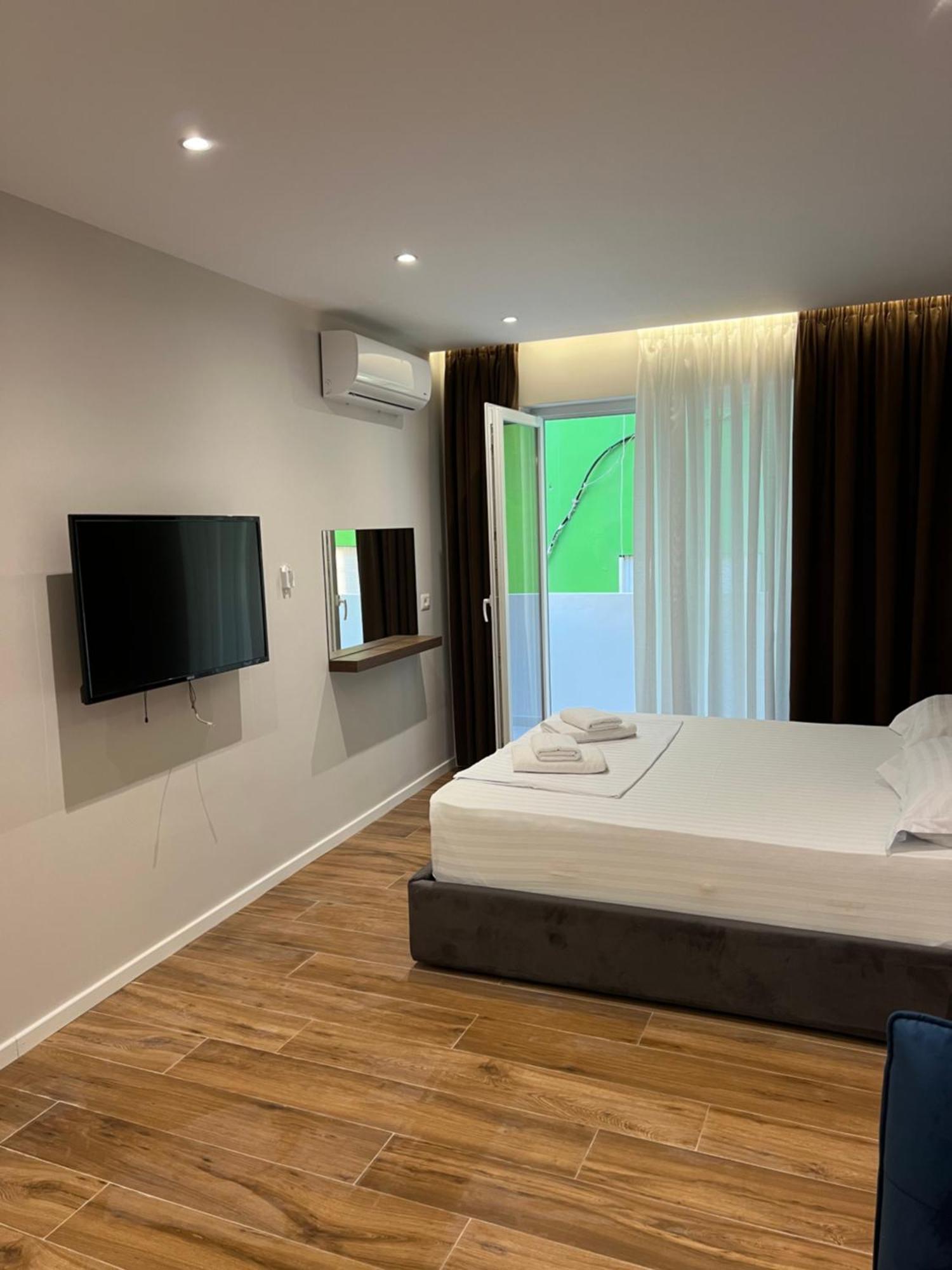 Tirana Central Stay Ngoại thất bức ảnh