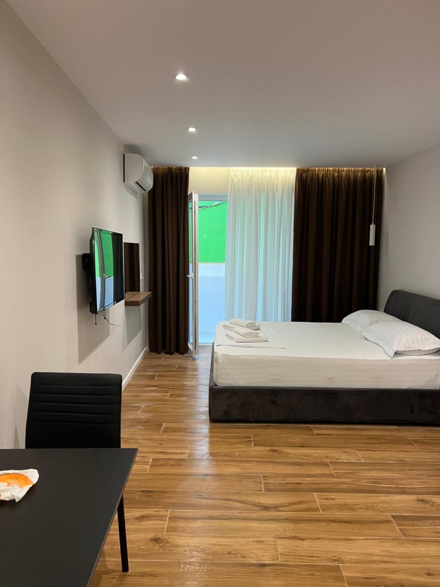 Tirana Central Stay Ngoại thất bức ảnh
